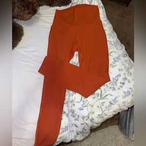 NWOT SIZE 4 LULULEMON 25” ALIGN LEGGINGS